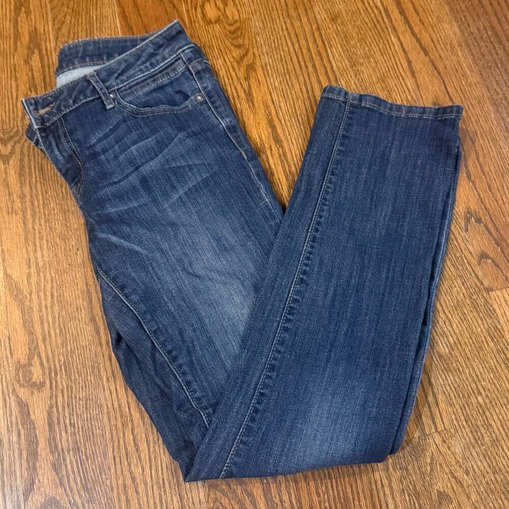 Dark Wash Skinny Jeans | Stretch Denim | Flattering Fit | Everyday Staple Sz 2